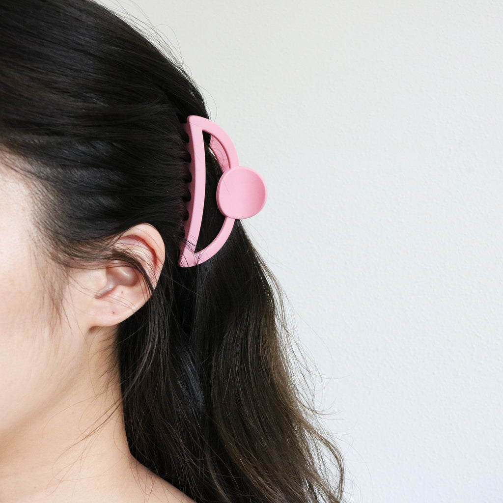 Croissant Claw Clip in Pink