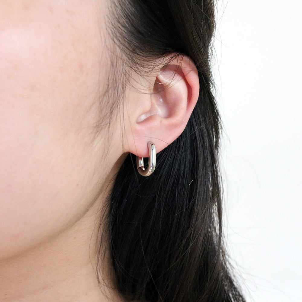 Petite Oval Hoops in Silver (18K Gold Plated)