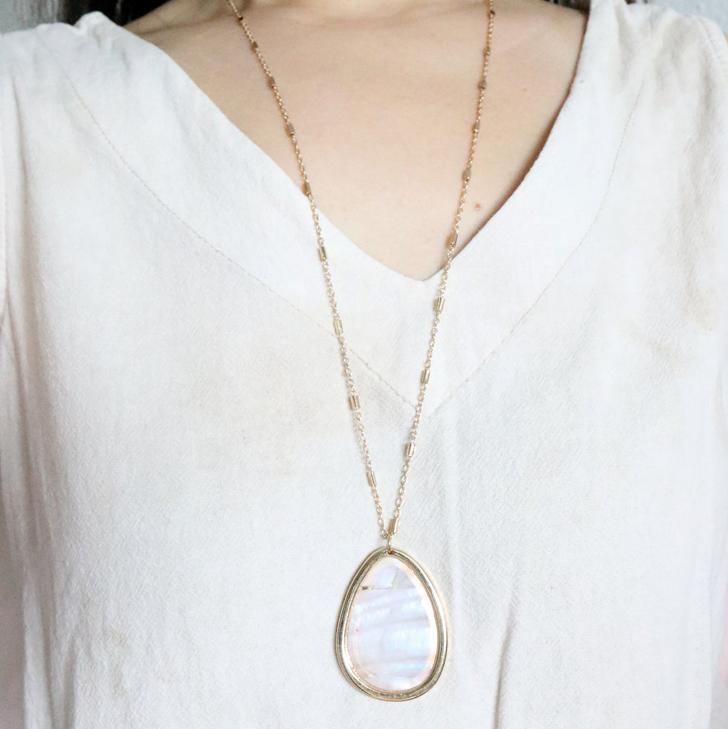 Oval Shell Long Necklace