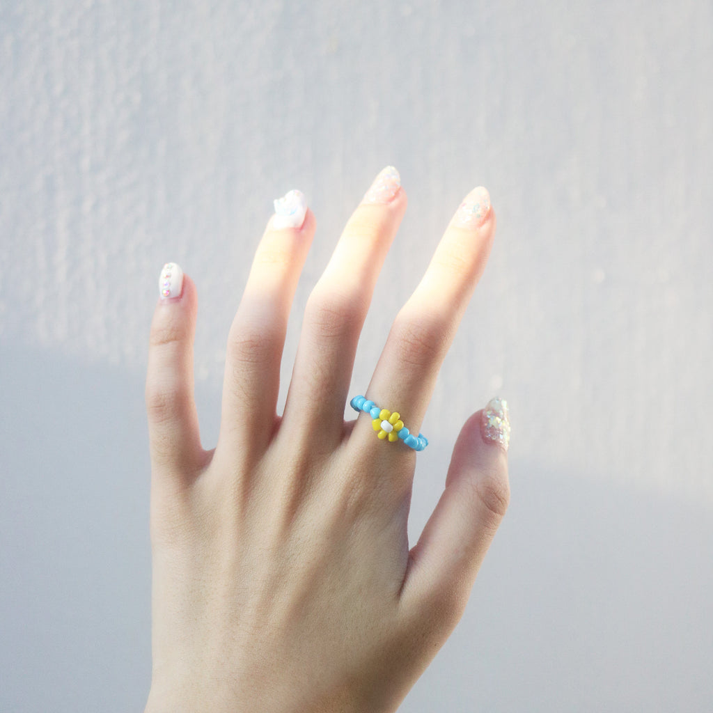 Daisy Beaded Ring (Yellow/Blue)
