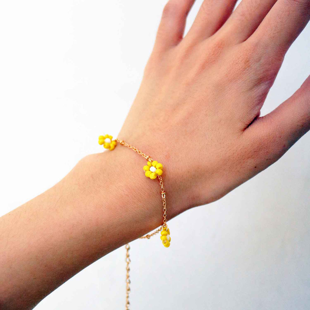 Daisy Chain Bracelet in Sunshine