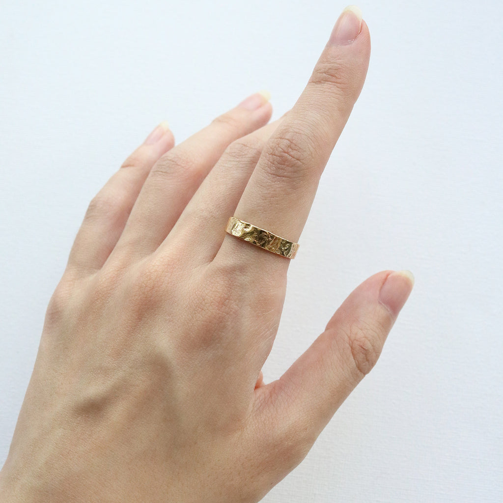 Hammered Ring in Gold (18K Gold Plated)