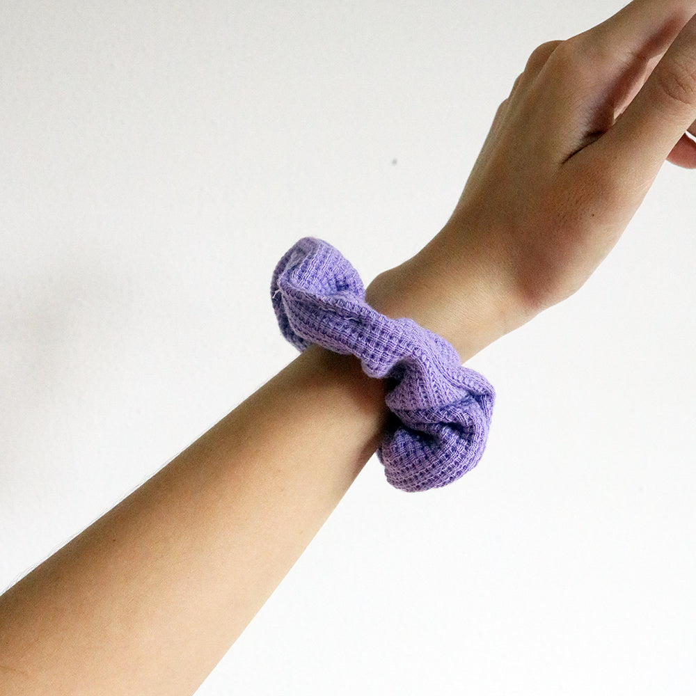Knitted Scrunchie in Lilac